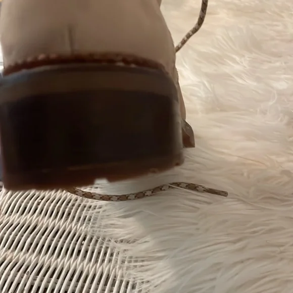 Frye insulted boots . Very good condition. Size 8 - Picture 4 of 4